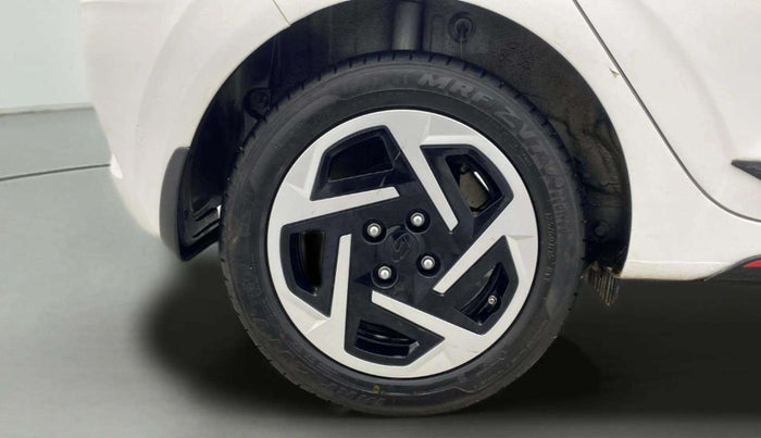 2024 Hyundai GRAND I10 NIOS SPORTZ AMT 1.2 KAPPA VTVT, Petrol, Automatic, 13,073 km, Right Rear Wheel