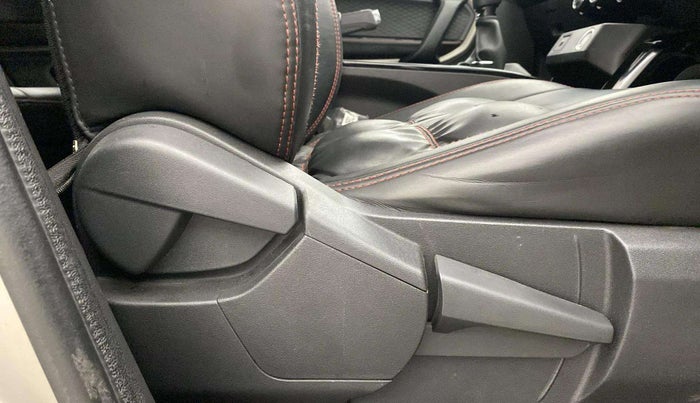 2021 Renault Kiger RXZ TURBO MT DUAL TONE, Petrol, Manual, 38,420 km, Driver Side Adjustment Panel