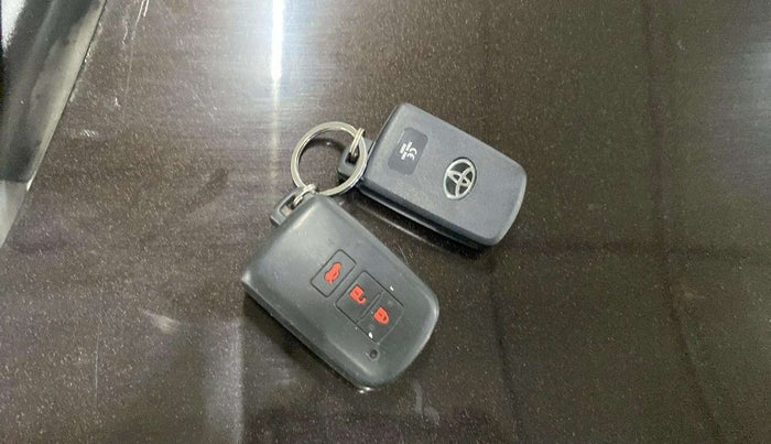 2018 Toyota Corolla Altis VL CVT PETROL, Petrol, Automatic, 52,020 km, Key Close Up