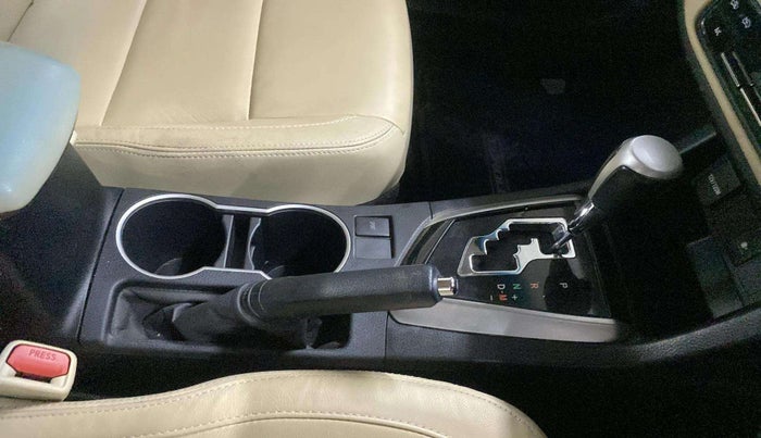 2018 Toyota Corolla Altis VL CVT PETROL, Petrol, Automatic, 52,020 km, Gear Lever