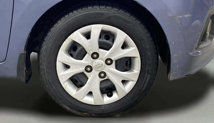 2014 Hyundai Grand i10 SPORTZ AT 1.2 KAPPA VTVT, Petrol, Automatic, 48,061 km, Right Front Wheel