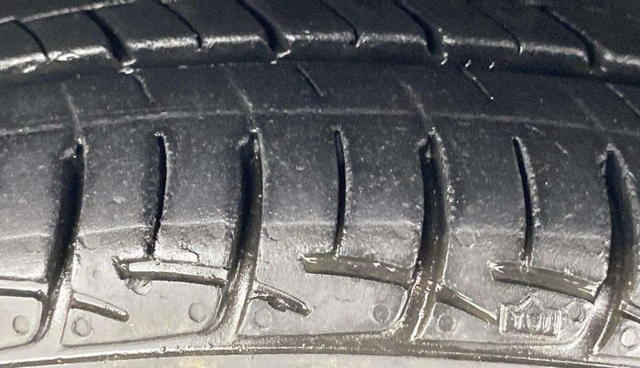 2014 Hyundai Grand i10 SPORTZ AT 1.2 KAPPA VTVT, Petrol, Automatic, 48,061 km, Left Front Tyre Tread