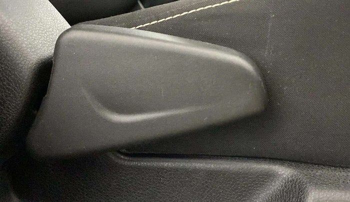 2020 Renault Kwid RXL 1.0, Petrol, Manual, 4,603 km, Driver Side Adjustment Panel