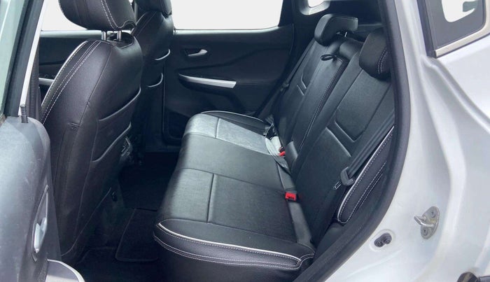 2022 Nissan MAGNITE XV PREMIUM TURBO CVT, Petrol, Automatic, 34,930 km, Right Side Rear Door Cabin
