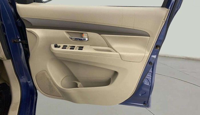 2021 Maruti Ertiga VXI CNG, CNG, Manual, 85,056 km, Driver Side Door Panels Control