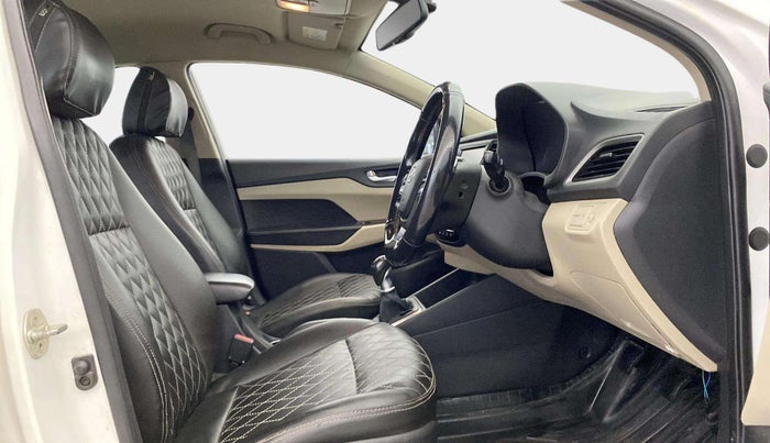 2019 Hyundai Verna 1.6 VTVT SX, Petrol, Manual, 90,336 km, Right Side Front Door Cabin