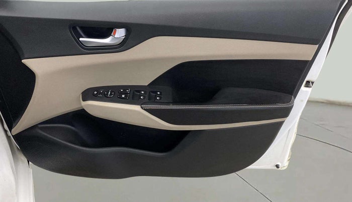 2019 Hyundai Verna 1.6 VTVT SX, Petrol, Manual, 90,336 km, Driver Side Door Panels Control