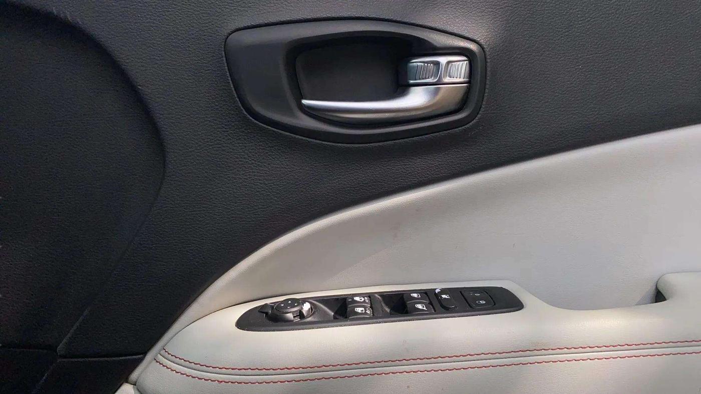 2018 Jeep Compass LIMITED 2.0 DIESEL, Diesel, Manual, 76,544 km, Driver Side Door Panels Control