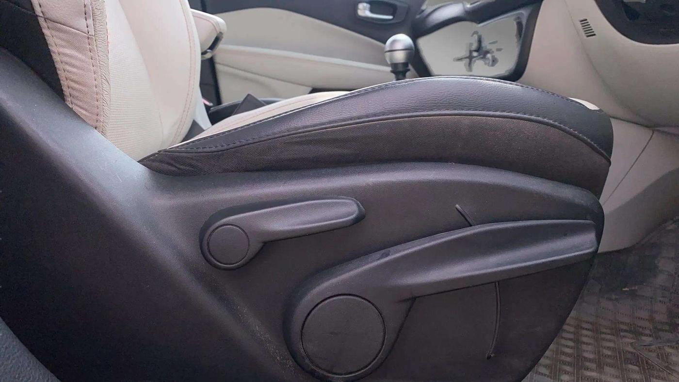 2018 Jeep Compass LIMITED 2.0 DIESEL, Diesel, Manual, 76,544 km, Driver Side Adjustment Panel