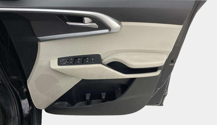 2022 KIA CARENS PRESTIGE PLUS 1.5 DIESEL 7 STR, Diesel, Manual, 60,887 km, Driver Side Door Panels Control