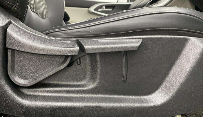 2022 KIA CARENS PRESTIGE PLUS 1.5 DIESEL 7 STR, Diesel, Manual, 60,887 km, Driver Side Adjustment Panel