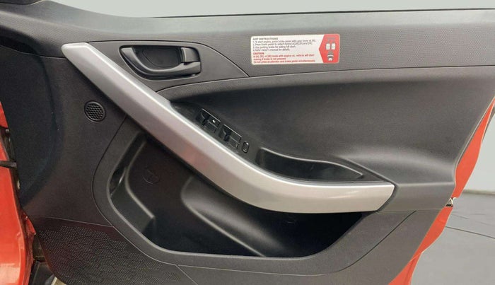 2022 Tata NEXON XMA SUNROOF PETROL, Petrol, Automatic, 18,491 km, Driver Side Door Panels Control
