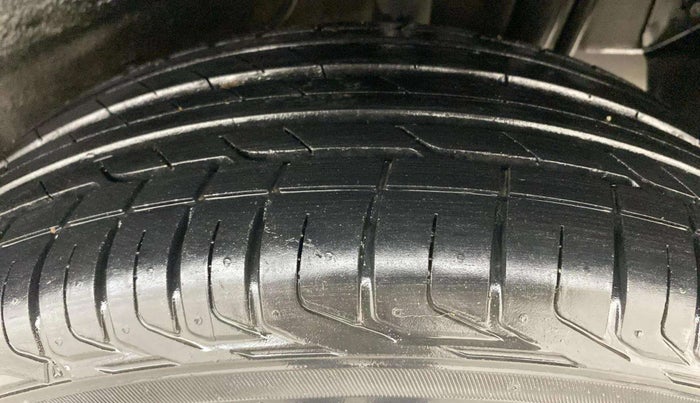 2022 Tata NEXON XMA SUNROOF PETROL, Petrol, Automatic, 18,491 km, Left Front Tyre Tread