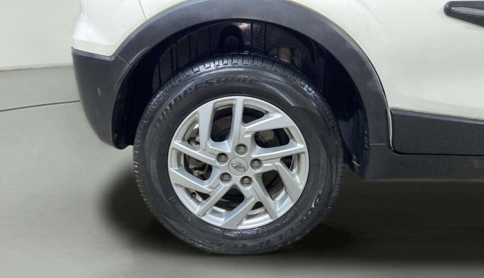 2022 Mahindra XUV300 W8 1.2 PETROL, Petrol, Manual, 44,655 km, Right Rear Wheel
