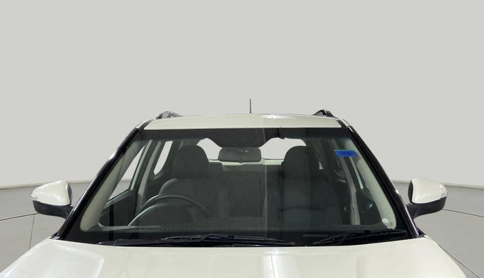 2022 Mahindra XUV300 W8 1.2 PETROL, Petrol, Manual, 44,655 km, Front Windshield