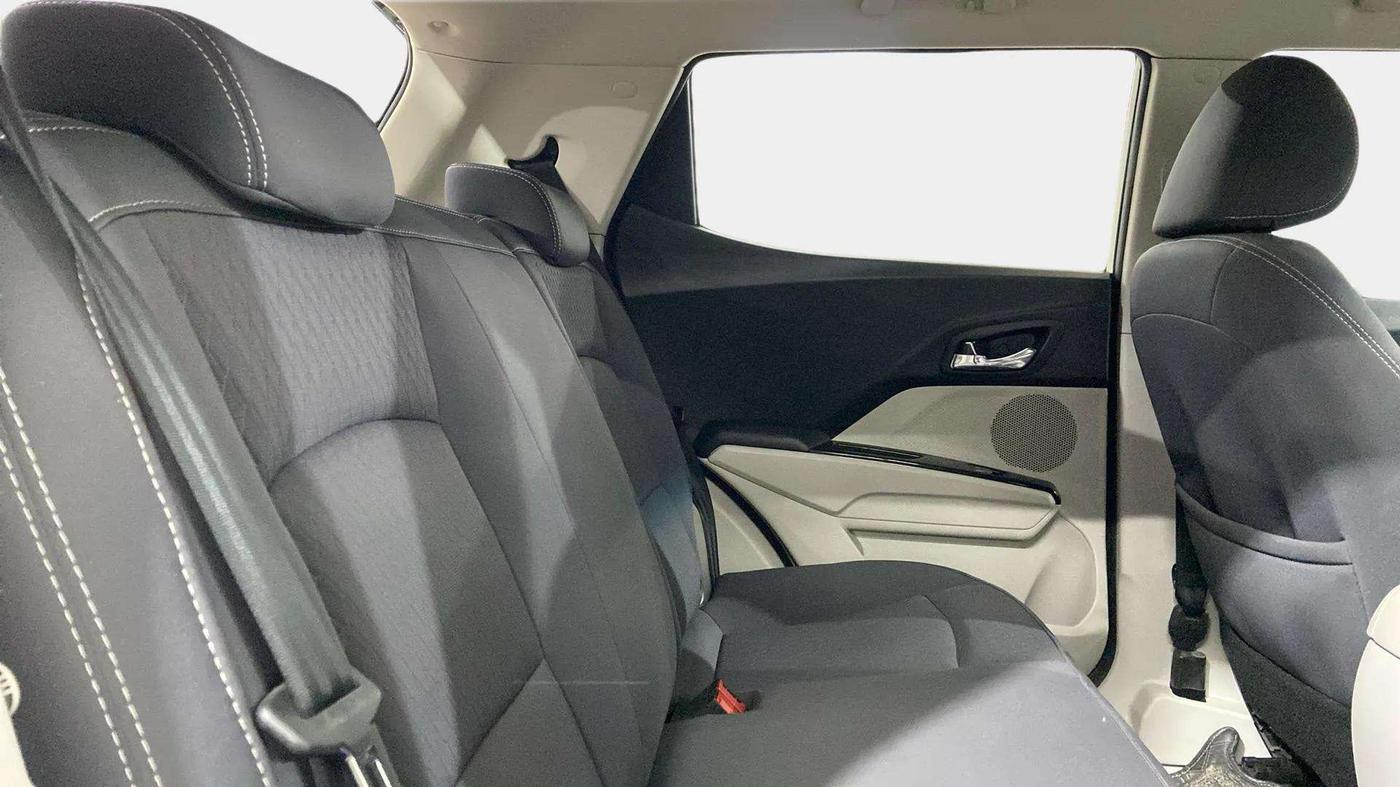 2022 Mahindra XUV300 W8 1.2 PETROL, Petrol, Manual, 44,655 km, Right Side Rear Door Cabin