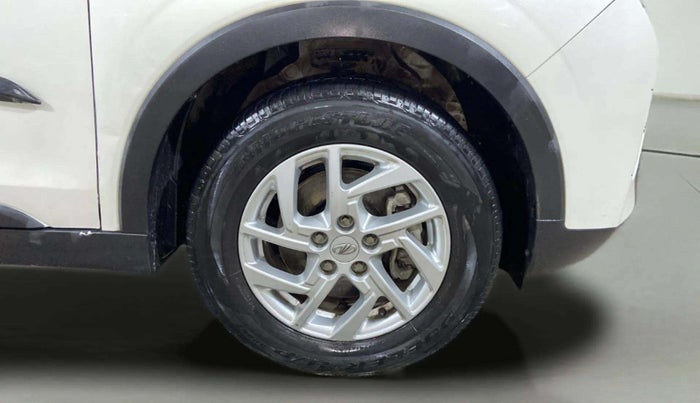 2022 Mahindra XUV300 W8 1.2 PETROL, Petrol, Manual, 44,655 km, Right Front Wheel