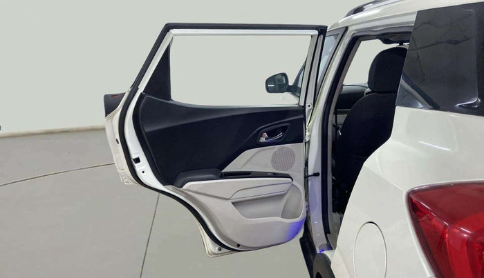 2022 Mahindra XUV300 W8 1.2 PETROL, Petrol, Manual, 44,655 km, LHS Rear Door