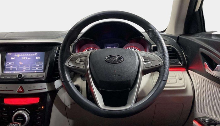 2022 Mahindra XUV300 W8 1.2 PETROL, Petrol, Manual, 44,655 km, Steering Wheel Close Up