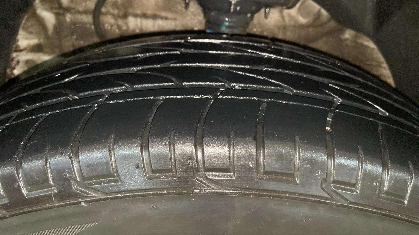 2022 Mahindra XUV300 W8 1.2 PETROL, Petrol, Manual, 44,655 km, Left Front Tyre Tread