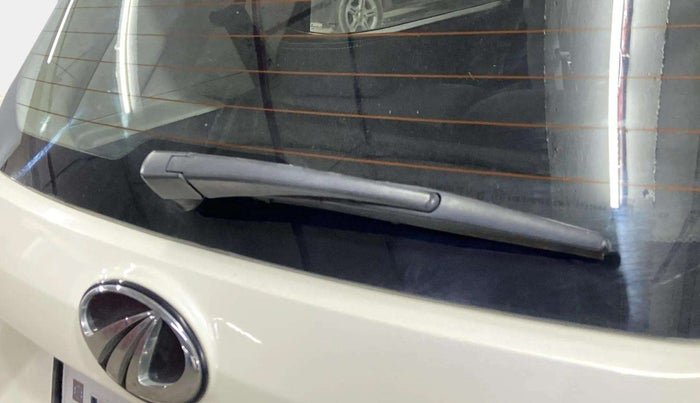 2022 Mahindra XUV300 W8 1.2 PETROL, Petrol, Manual, 44,655 km, Rear Wiper