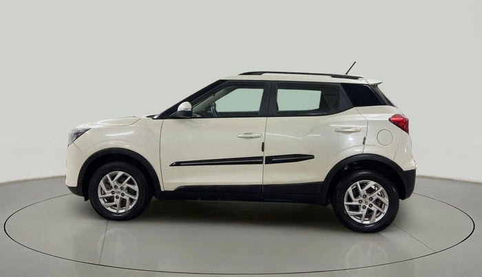 2022 Mahindra XUV300 W8 1.2 PETROL, Petrol, Manual, 44,655 km, Left Side