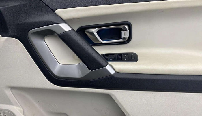 2021 Tata Safari XZ, Diesel, Manual, 33,573 km, Driver Side Door Panels Control