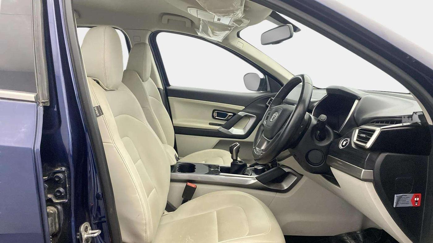 2021 Tata Safari XZ, Diesel, Manual, 33,573 km, Right Side Front Door Cabin