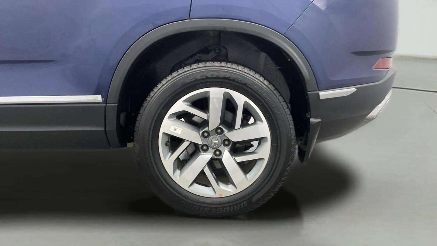 2021 Tata Safari XZ, Diesel, Manual, 33,573 km, Left Rear Wheel
