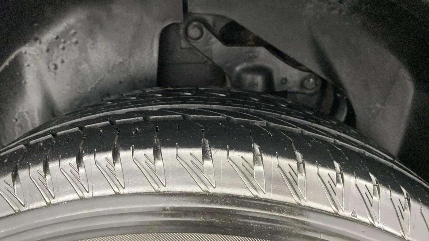 2021 Tata Safari XZ, Diesel, Manual, 33,573 km, Right Rear Tyre Tread