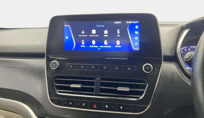 2021 Tata Safari XZ, Diesel, Manual, 33,573 km, Infotainment system - AM/FM Radio - Not Working