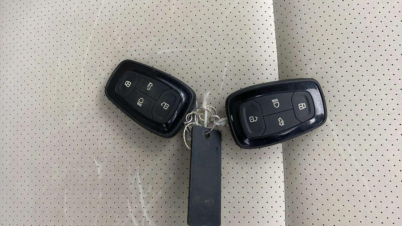 2021 Tata Safari XZ, Diesel, Manual, 33,573 km, Key Close Up