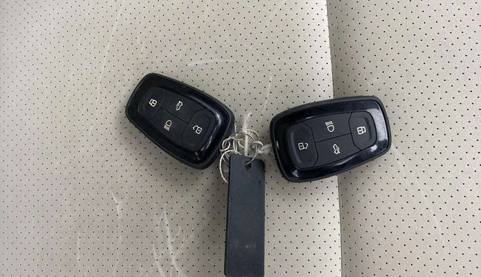 2021 Tata Safari XZ, Diesel, Manual, 33,573 km, Key Close Up