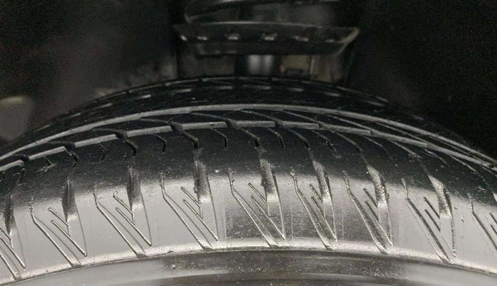 2021 Tata Safari XZ, Diesel, Manual, 33,573 km, Left Front Tyre Tread