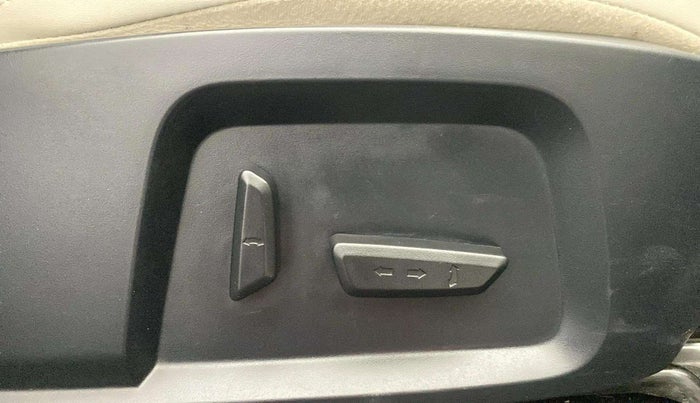 2021 Tata Safari XZ, Diesel, Manual, 33,573 km, Driver Side Adjustment Panel