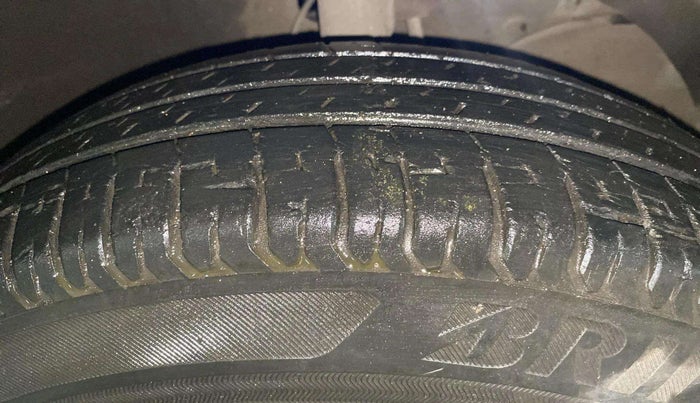 2017 Maruti Dzire VDI AMT, Diesel, Automatic, 34,717 km, Right Front Tyre Tread
