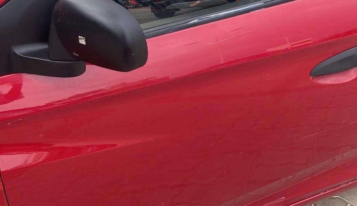 2016 Hyundai Eon ERA +, Petrol, Manual, 39,779 km, Front passenger door - Minor scratches