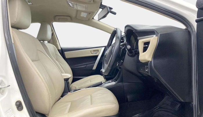 2015 Toyota Corolla Altis VL CVT PETROL, Petrol, Automatic, 60,406 km, Right Side Front Door Cabin