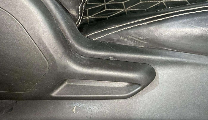 2022 Tata Tiago XM CNG, CNG, Manual, 58,561 km, Driver Side Adjustment Panel
