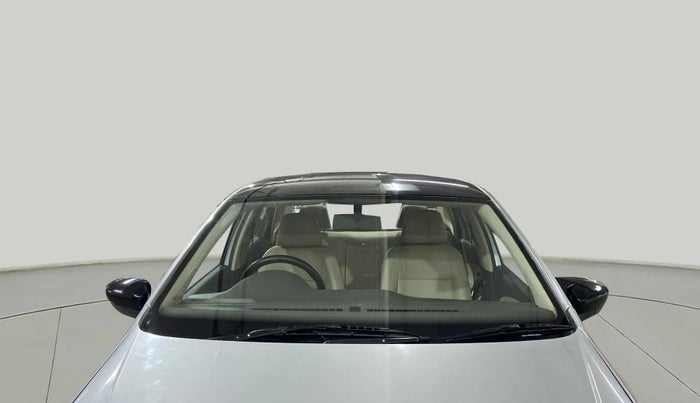 2015 Volkswagen Vento HIGHLINE 1.6 MPI, Petrol, Manual, 55,632 km, Front Windshield