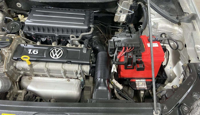 2015 Volkswagen Vento HIGHLINE 1.6 MPI, Petrol, Manual, 55,632 km, Engine View - Left