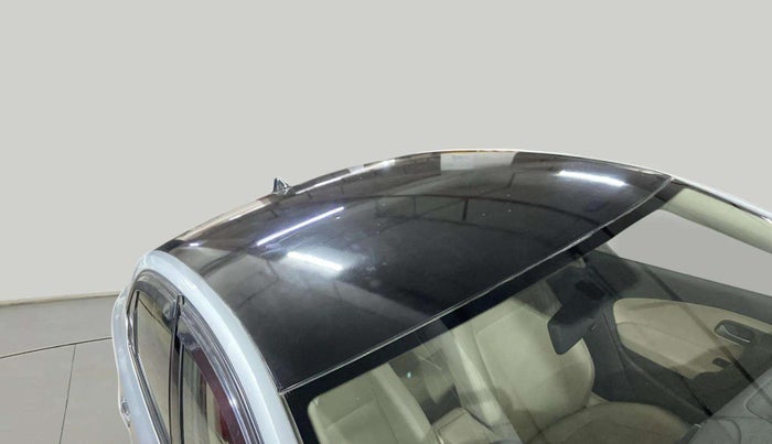 2015 Volkswagen Vento HIGHLINE 1.6 MPI, Petrol, Manual, 55,632 km, Roof - Graphic sticker