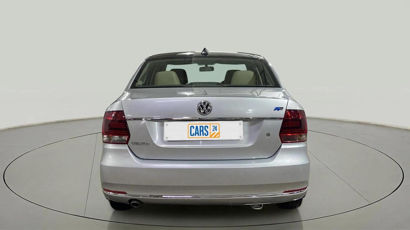 2015 Volkswagen Vento HIGHLINE 1.6 MPI, Petrol, Manual, 55,632 km, Back/Rear