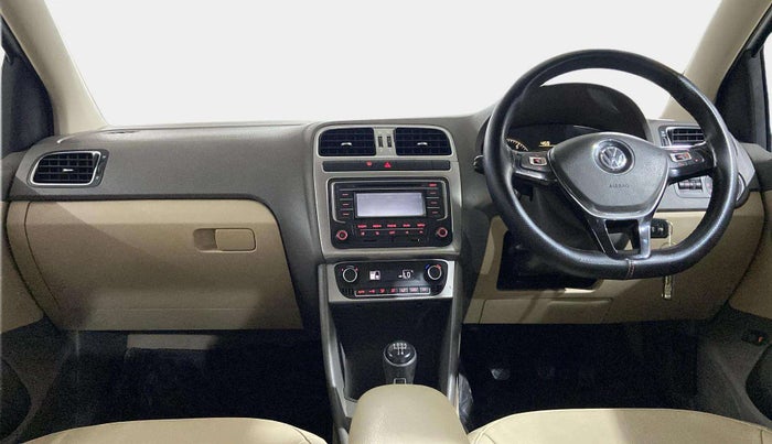 2015 Volkswagen Vento HIGHLINE 1.6 MPI, Petrol, Manual, 55,632 km, Dashboard