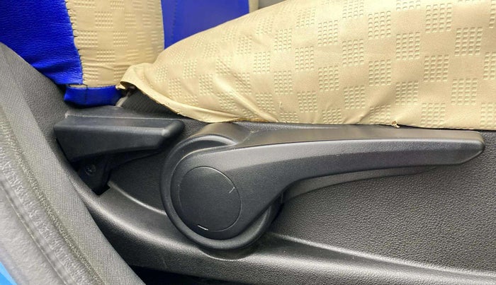 2017 Tata NEXON XZ PLUS DIESEL, Diesel, Manual, 1,06,098 km, Driver Side Adjustment Panel