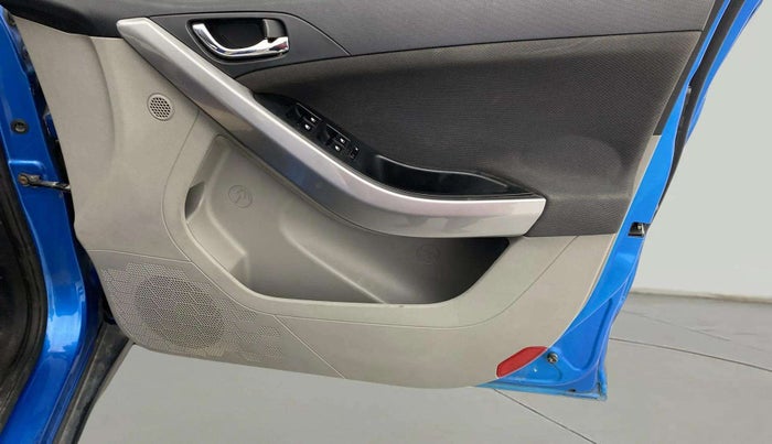 2017 Tata NEXON XZ PLUS DIESEL, Diesel, Manual, 1,06,098 km, Driver Side Door Panels Control