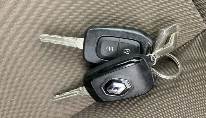 2020 Renault Duster RXZ 1.5 PETROL MT, Petrol, Manual, 37,858 km, Key Close Up
