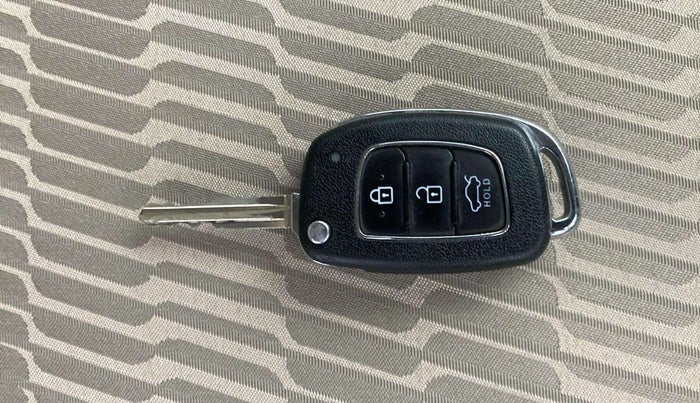 2017 Hyundai Xcent SX 1.2, Petrol, Manual, 94,826 km, Key Close Up