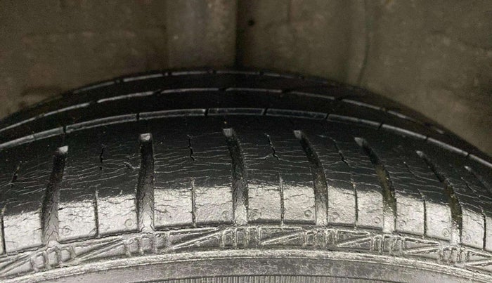 2017 Hyundai Xcent SX 1.2, Petrol, Manual, 94,826 km, Right Rear Tyre Tread