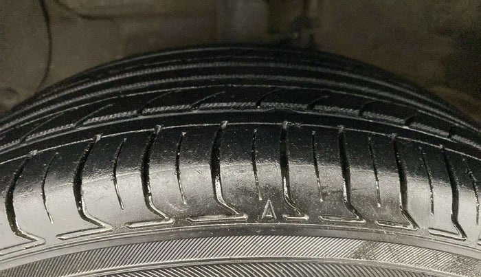 2017 Hyundai Xcent SX 1.2, Petrol, Manual, 94,826 km, Left Front Tyre Tread